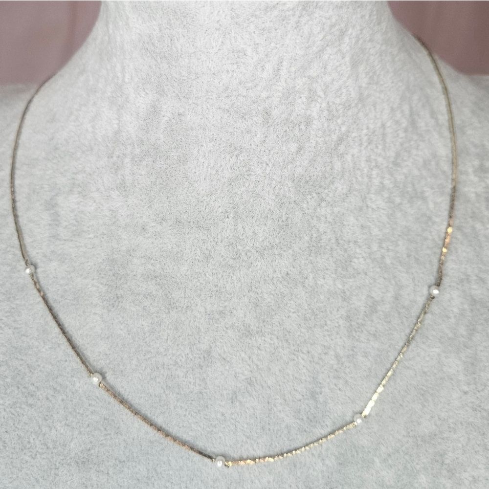 Vintage Dainty Gold Tone Floating Faux Pearl Necklace 17" GUC 80s Normcore